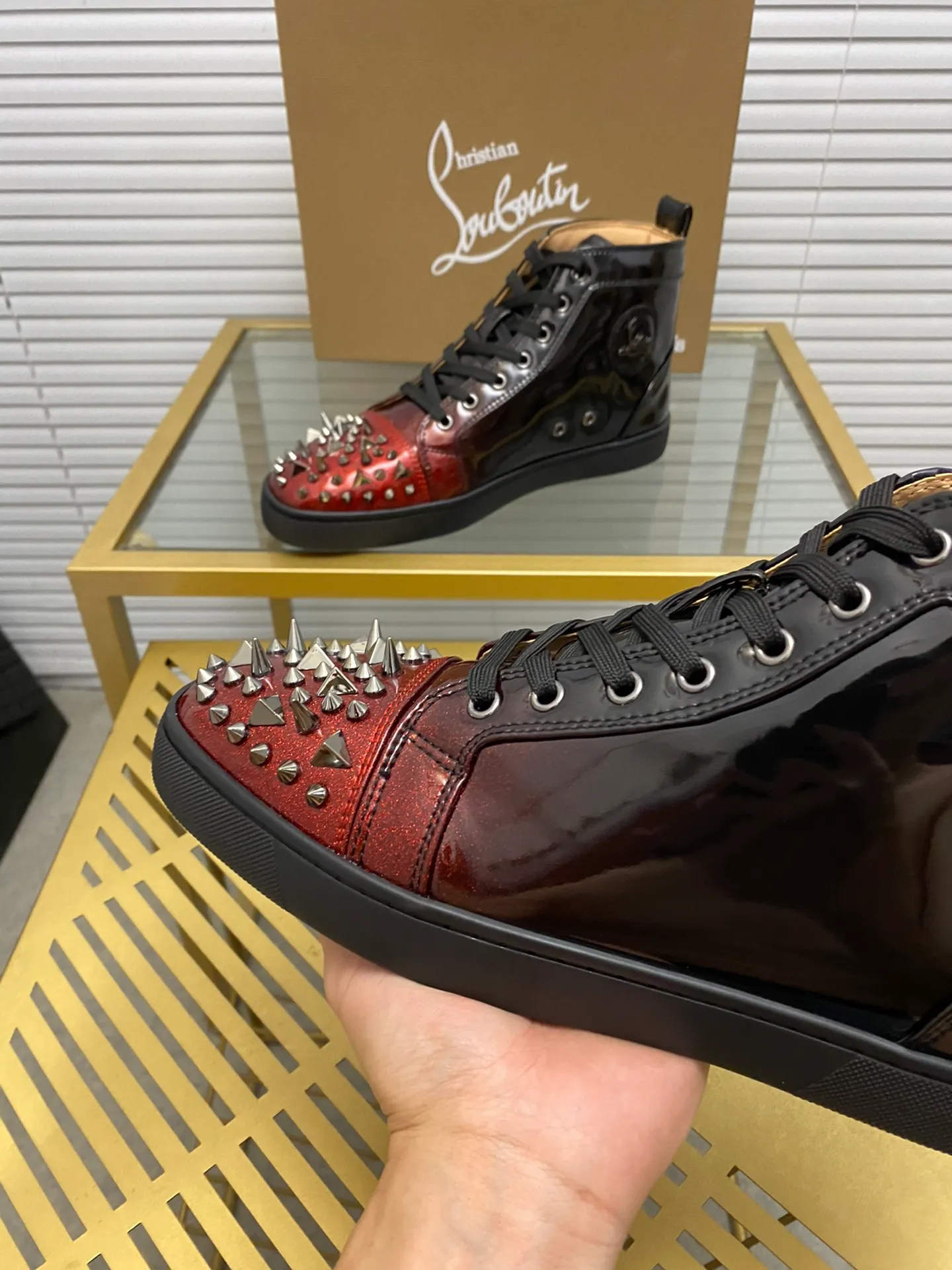 (Customized model) Ex-factory price is 540. christian louboutin (CL red sole shoes) counter series, casual sneakers for couples 📢 📢 📢 Exclusive hot style release 🎈🎈💪 Movable latex feet 👻 Finished outsole line [Proud] 😝Female 35-40# Male 38#-46, global supply😝 [Top version]: Original imported genuine leather upper, top original leather lining, original molded TPU outsole, original 1:1 detail processing, original shoe last,